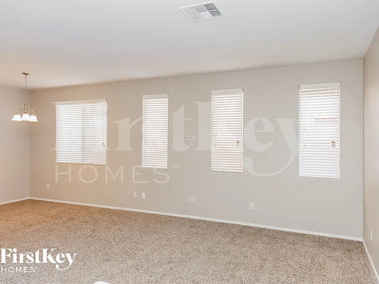 10772 Manchester Park Dr — Photo 4