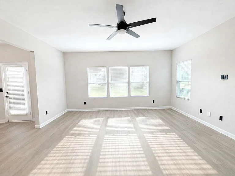 12881 Clydesdale Dr — Photo 27
