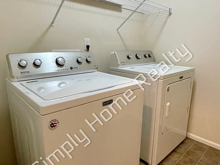 8715 Madrid St NE — Photo 22