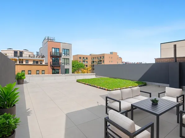 212 Montrose Avenue image 6 of 7