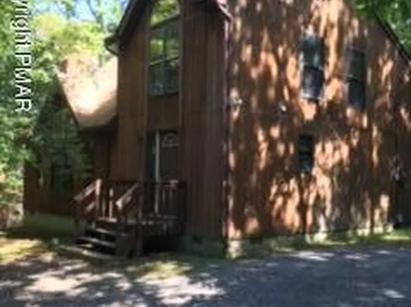 206 Hyland Dr, East Stroudsburg, PA 18301