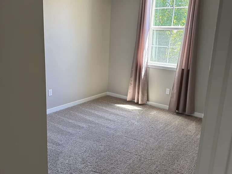 1969 N Justin Ave — Photo 12
