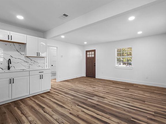 5th image of 715 Scott Dr