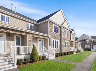 22 Highland Rd UNIT 28, Raynham, MA 02767