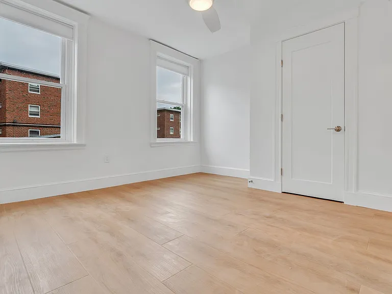 321 Summit Ave #101 — Photo 7