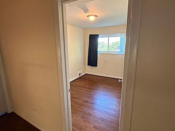 3rd image of 7512 Creighton Dr