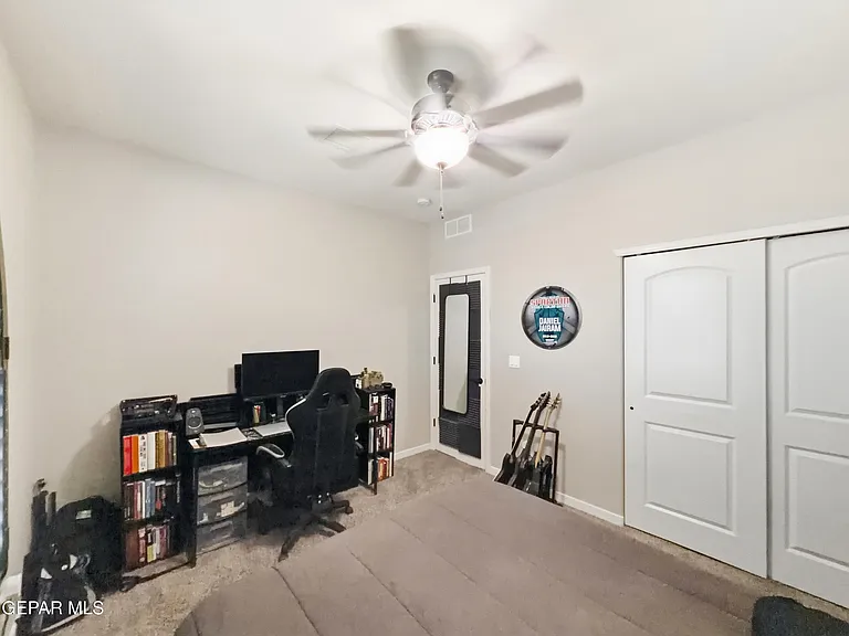 12805 Kingsbury Ave — Photo 17