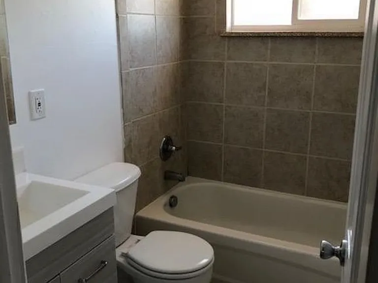 1310 S Coffman St #D — Photo 5