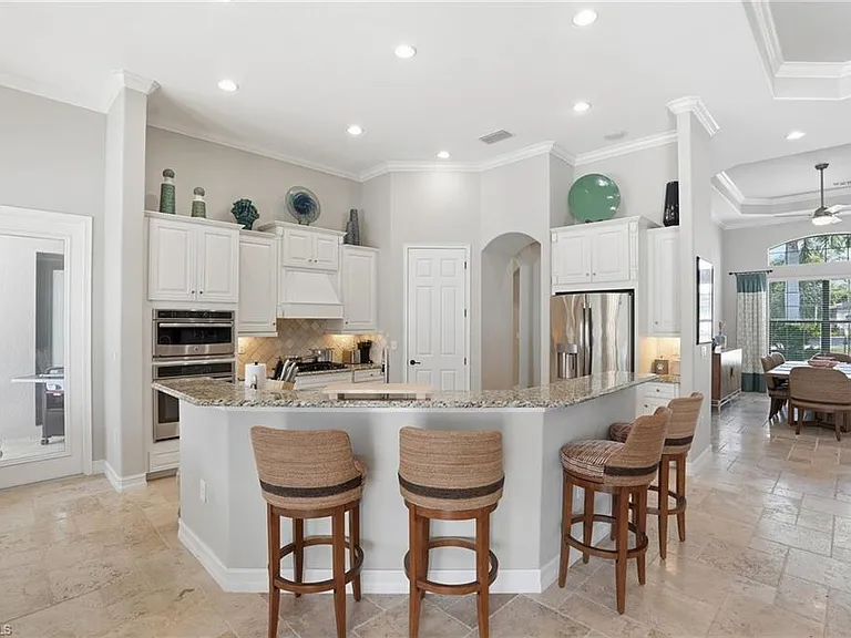 3328 Runaway Ln — Photo 8