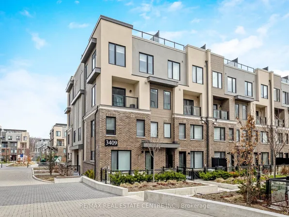 3409 Ridgeway Dr #18, Mississauga, ON L5L 0B9