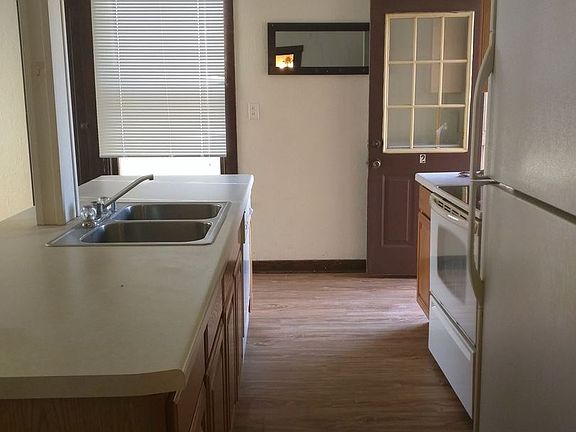 5th image of 304 West Ave N APT 2