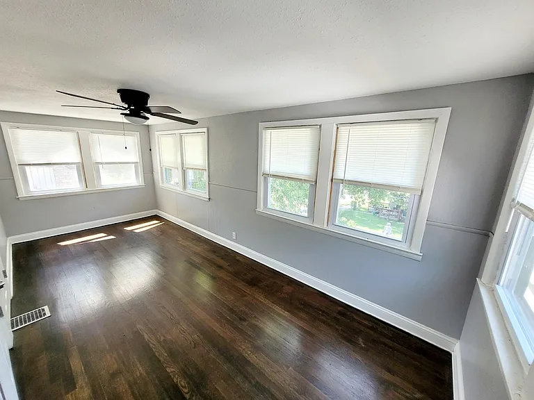 5248 Euclid Ave — Photo 34