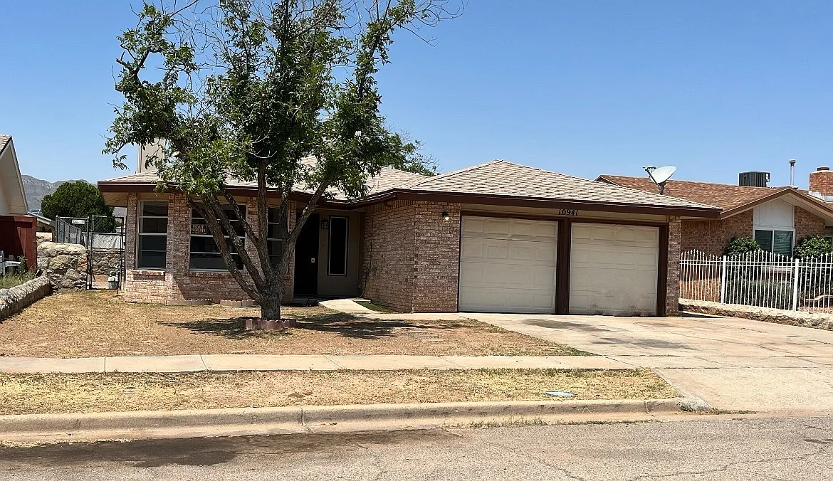 3 bed, 1.5 bath, 1152 sqft, $1,425 — Photo 2