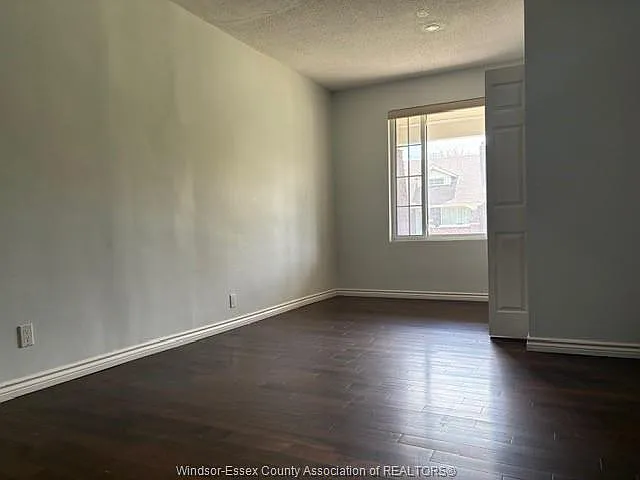1370 Bruce Ave — Photo 7