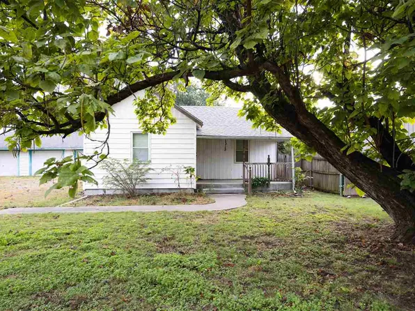 1312 S 8th St, Blackwell, OK 74631