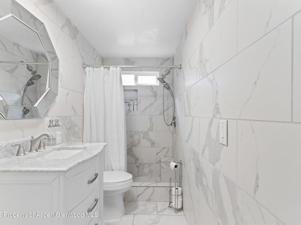 1204 Hollybrook Ln, Glenwood Springs, CO 81601
