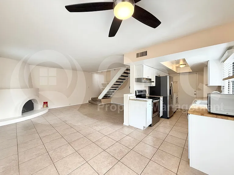 10402 N 10th St #3 — Photo 6