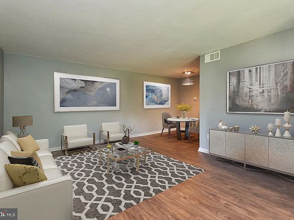 2nd image of 814 S Arlington Mill Dr APT 204