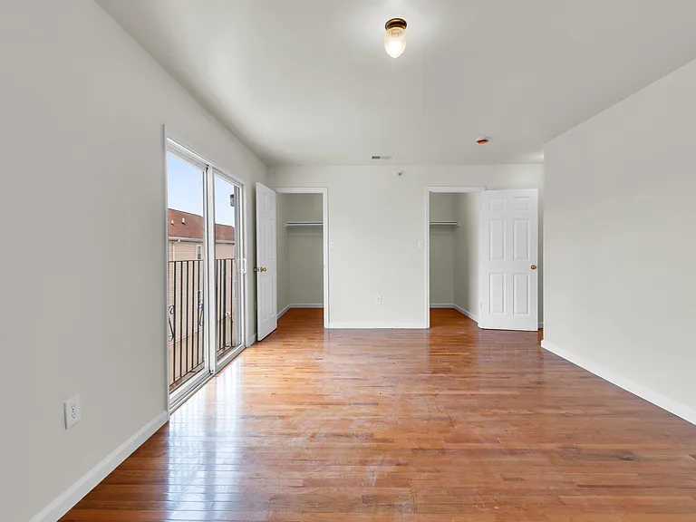 48 1st St #3 — Photo 7
