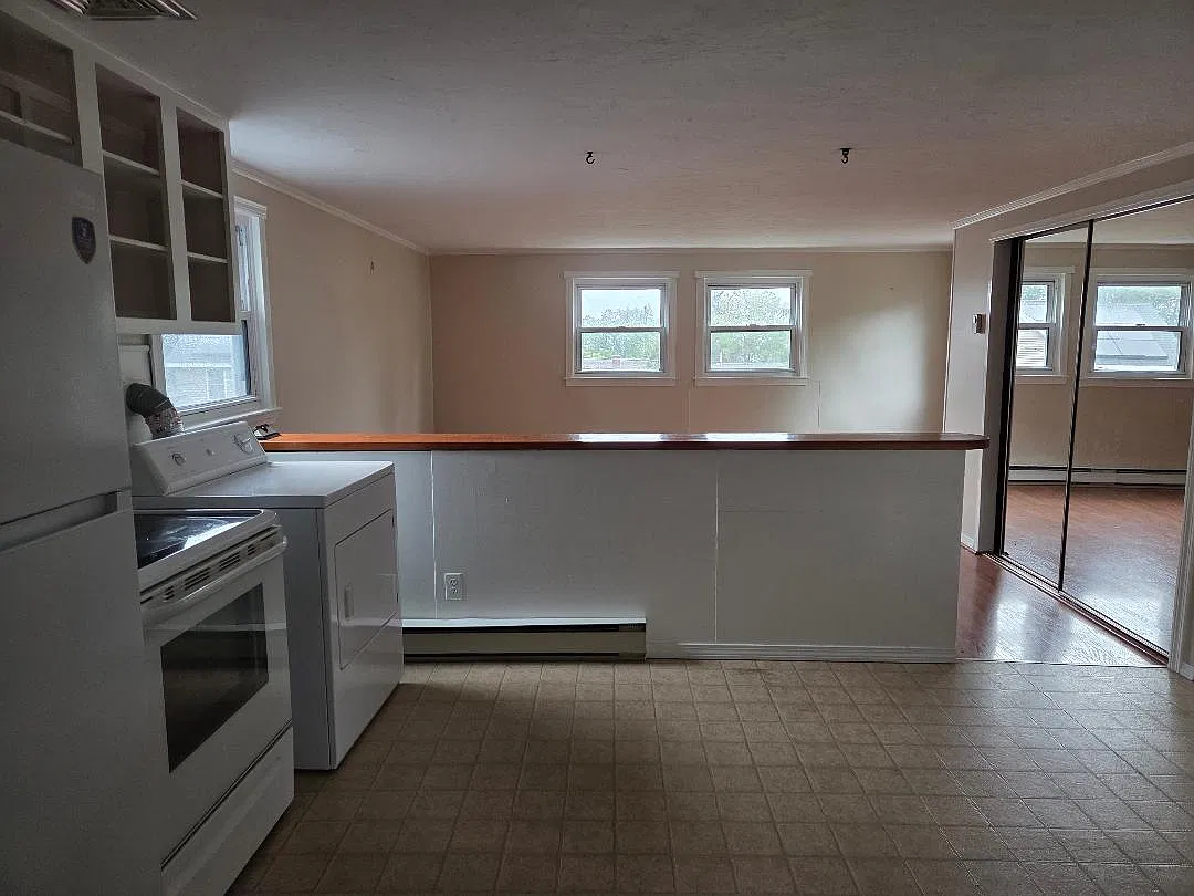 41 Carpenter Ave — Photo 3