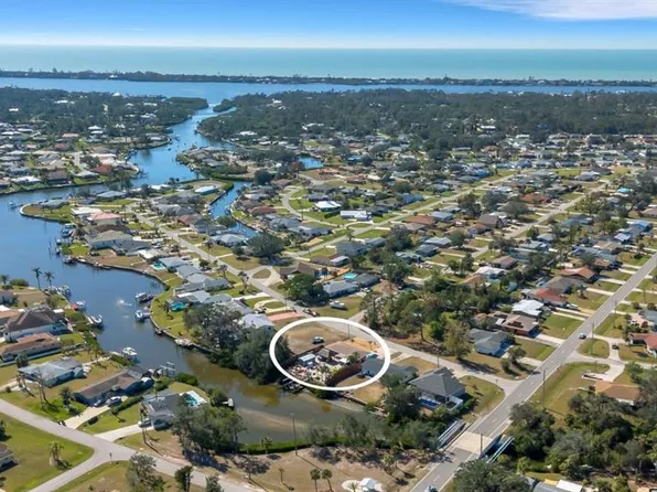 1985 Fairview Dr, Englewood, FL 34223