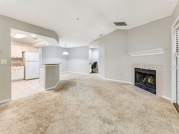 3rd image of 380 Marshland Rd APT B21