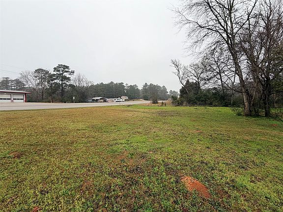 4th image of 304 N Wheeler Rd