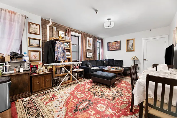 Rented by REAL New York | media 21