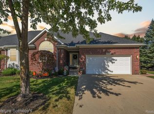 3569 S Galaxy Blvd #30, Sterling Heights, MI