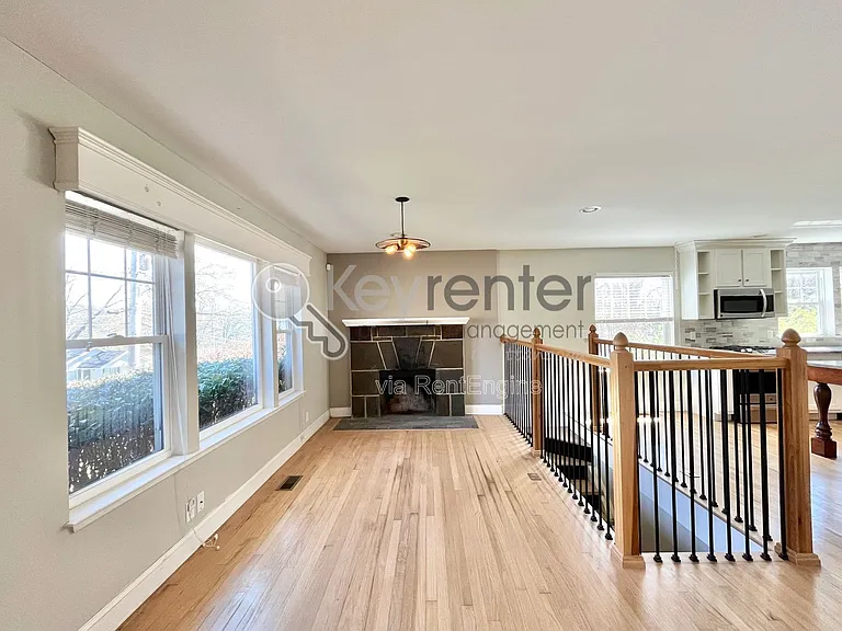 1216 Hanover St — Photo 5