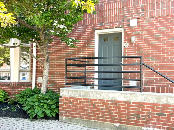 703 Chandlers Wharf #703, Portland, ME 04101
