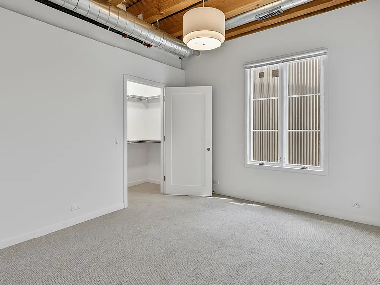 1401 N Western Ave — Photo 56