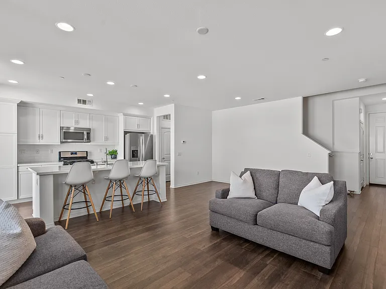 22034 Barrington Way — Photo 4