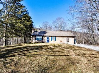 145 Ridenour Ln, Jacksboro, TN 37757