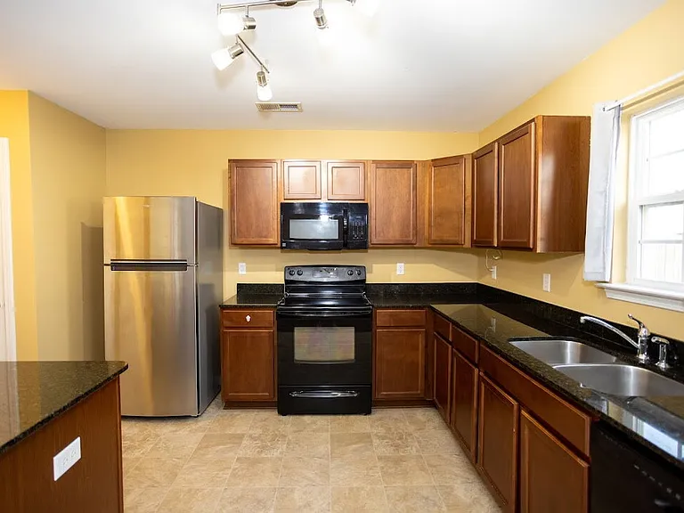 1824 Polaris Dr — Photo 10