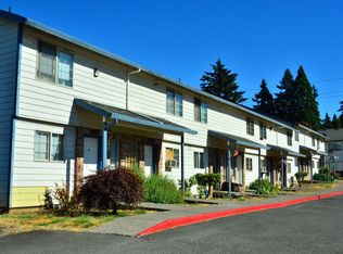 Beautifully Renovated 2 Bed 1.5 Bath Townhouse. W/D hookups available, Portland, OR 97220