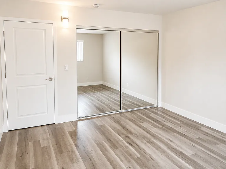 13049 Oxnard St #17 — Photo 13