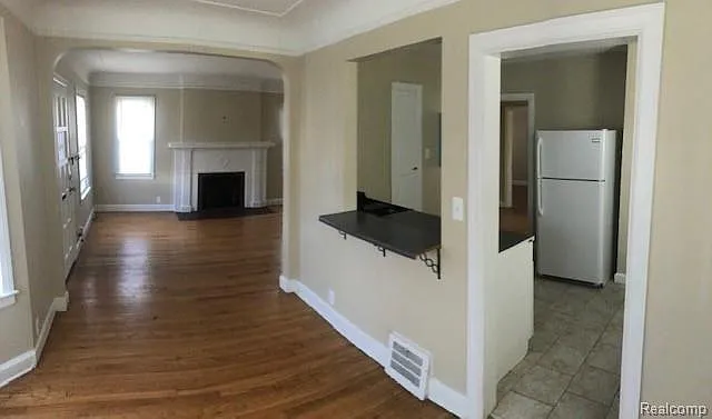 2 bed, 1.0 bath, 897 sqft, $1,600 — Photo 4