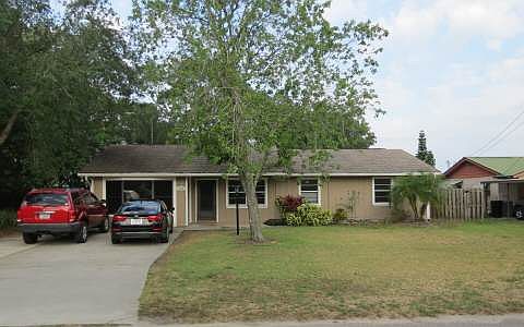 1st image of 2915 Sabal Palm Dr