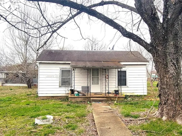 1110 Hickory St, Fredericktown, MO 63645