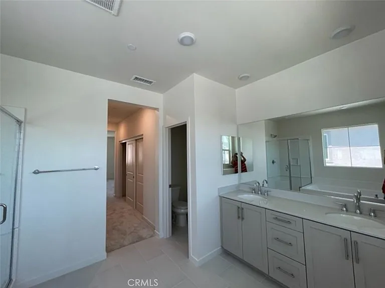 2565 E Embry Ln — Photo 37