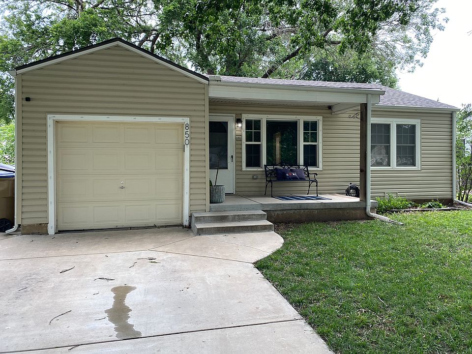 1st image of 850 N Westview Dr