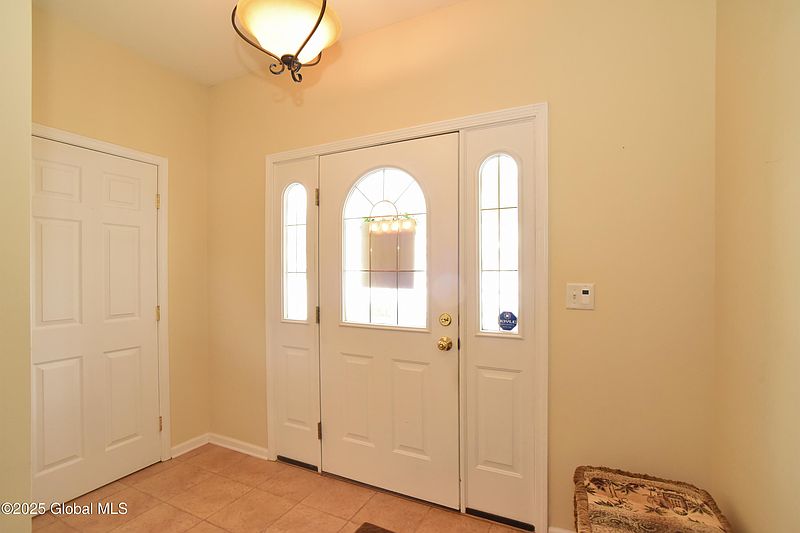 4th image of 14 Hummingbird Court