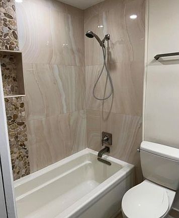 5th image of 797 S Riverside Dr