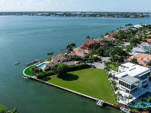 600 Mourning Dove Dr #11, Sarasota, FL 34236