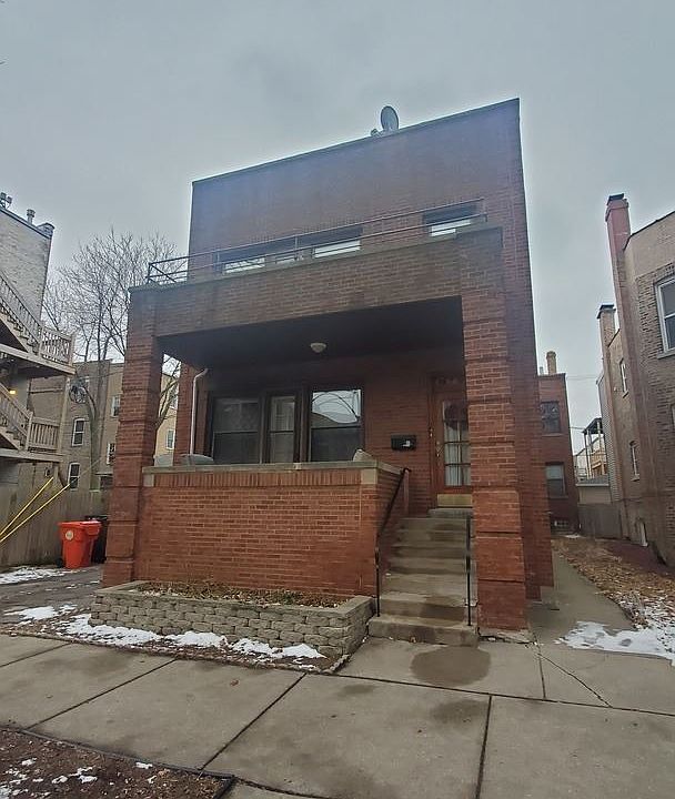 1st image of 1048 N Leavitt St Unit 1R