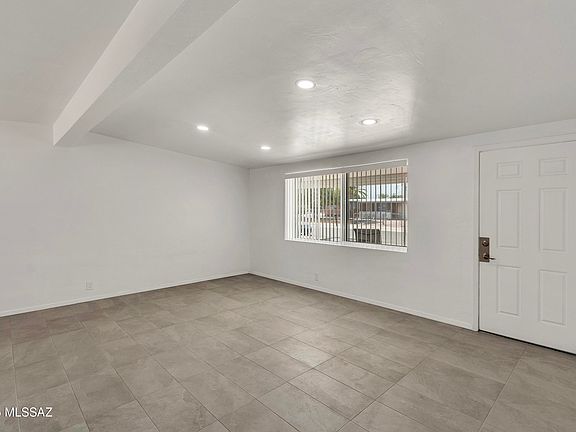 5th image of 5225 E 26th St