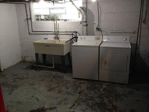 3rd image of 1480 Lakewood Ave