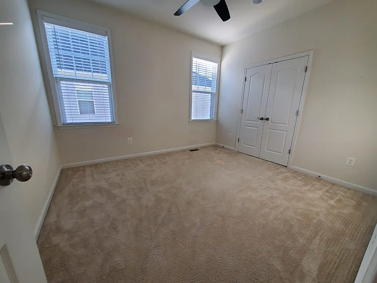 42513 Benfold Sq — Photo 28