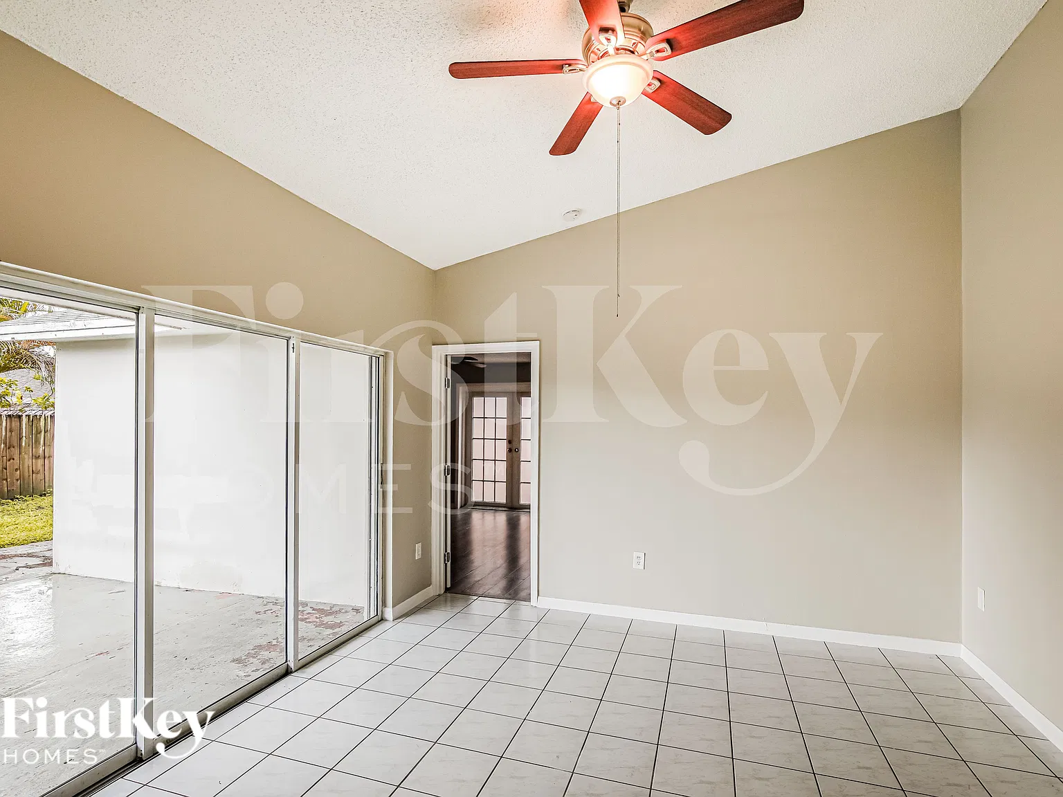 3 bed, 2.0 bath, 1421 sqft, $3,255 — Photo 4